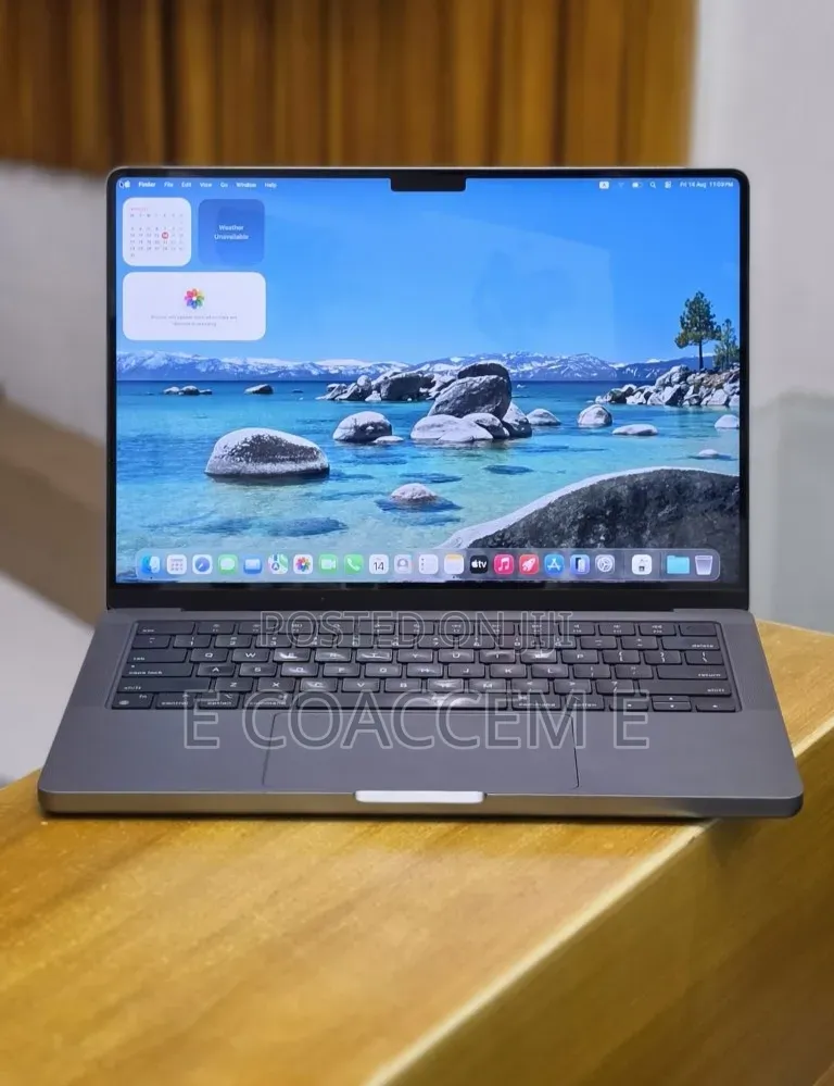 New Laptop Apple MacBook 32GB SSD 512GB