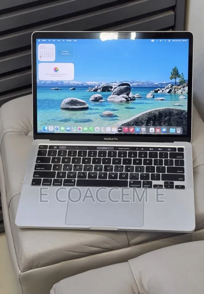 New Laptop Apple MacBook Pro 2020 32GB Intel Core i7 SSD 512GB