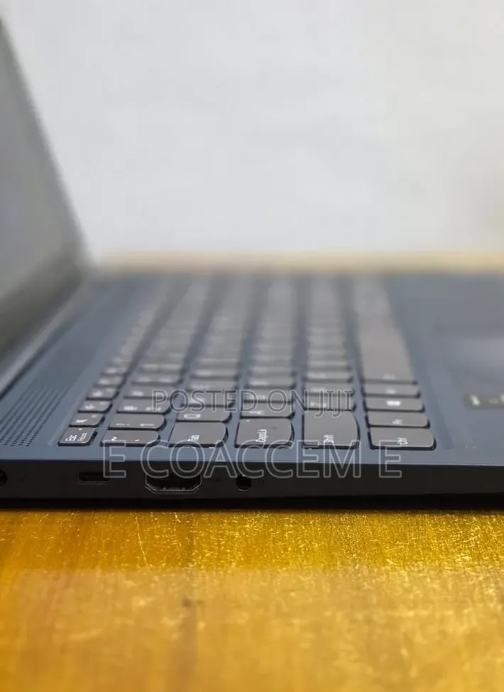 New Laptop Lenovo 12GB Intel Core i7 SSD 512GB