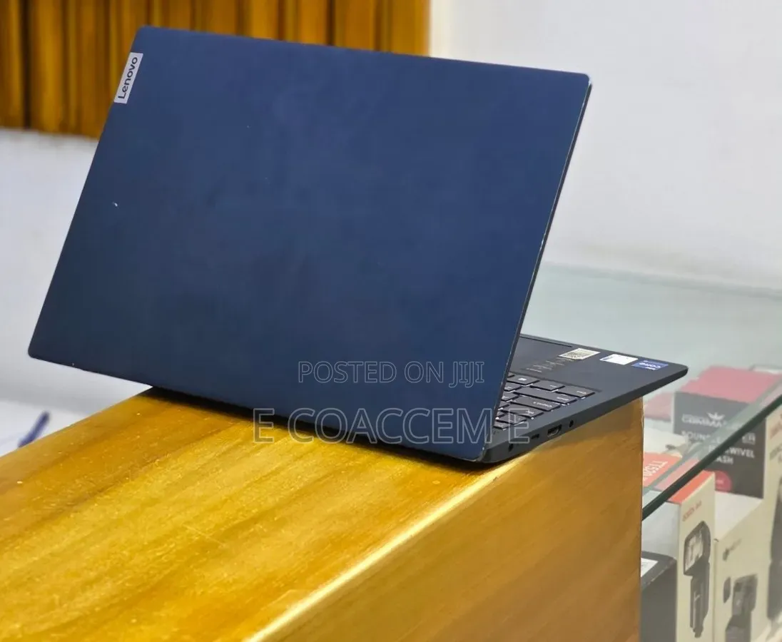 New Laptop Lenovo 12GB Intel Core i7 SSD 512GB