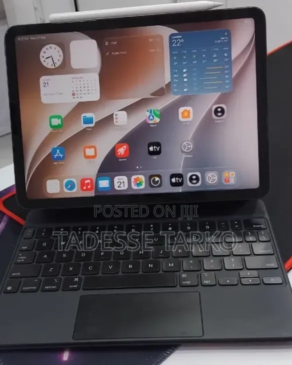 New Apple iPad Air (2022) 256 GB Silver