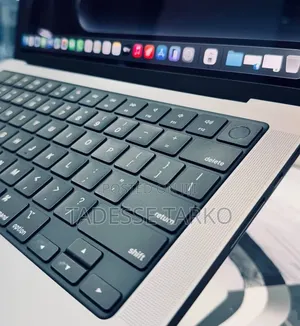 New Laptop Apple MacBook Pro 2021 M1 16GB Apple M1 Pro SSD 512GB