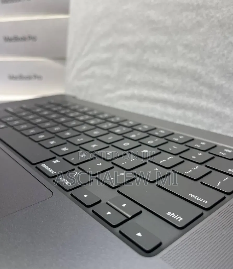 New Laptop Apple MacBook Pro 2024 M4 Max 48GB Apple M4 Max SSD 2T