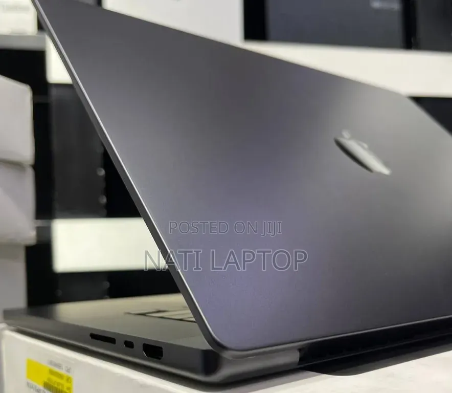New Laptop Apple MacBook Pro 2024 M4 Max 48GB Apple M4 Max SSD 2T