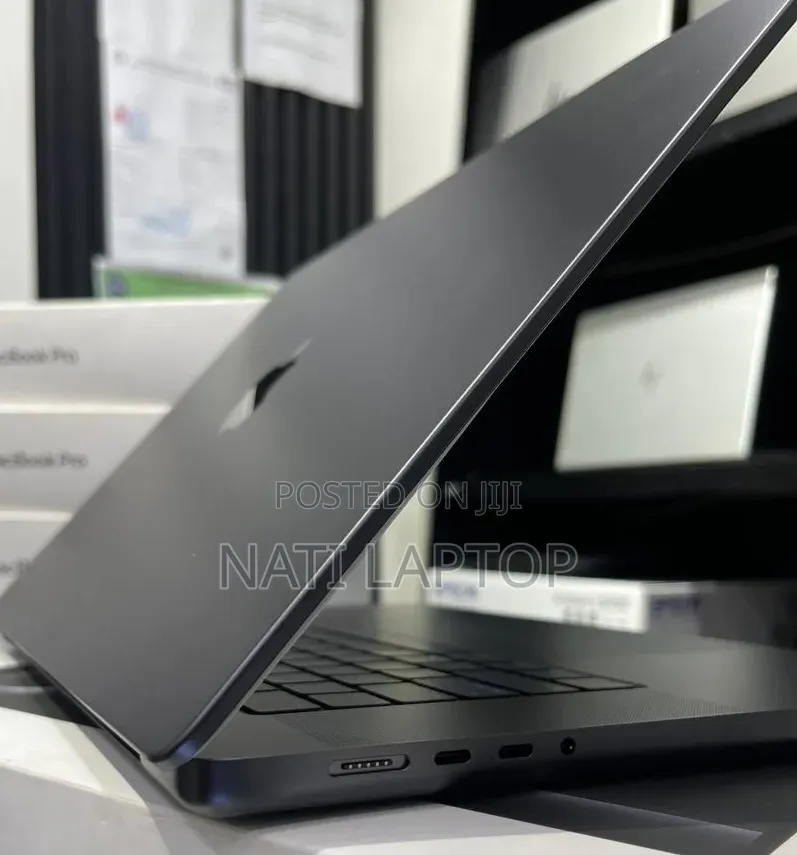 New Laptop Apple MacBook Pro 2024 M4 Max 48GB Apple M4 Max SSD 2T