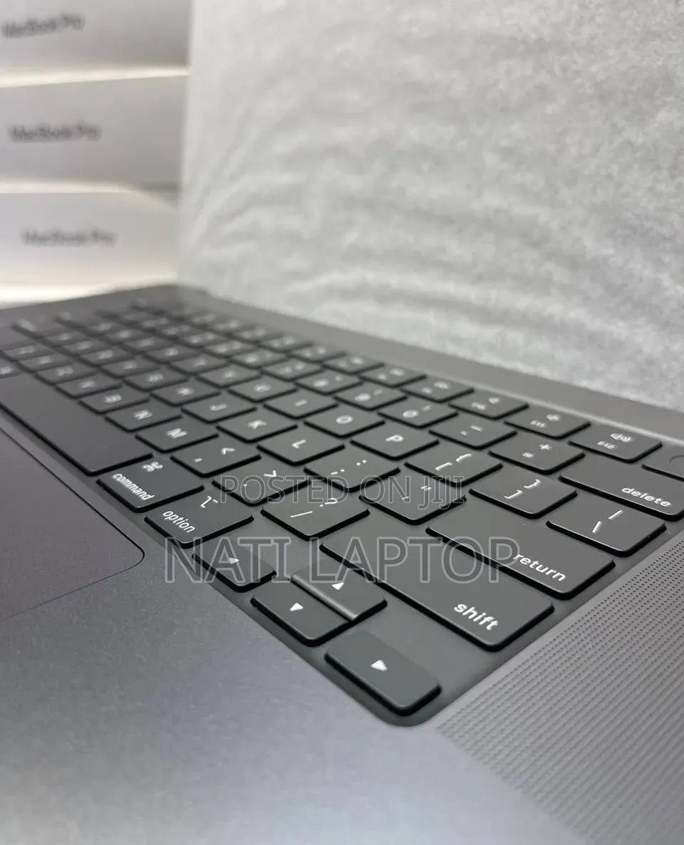 New Laptop Apple MacBook Pro 2024 M4 Max 48GB Apple M4 Max SSD 2T
