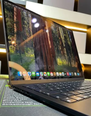 New Laptop Apple MacBook Air 2022 M2 8GB Apple M2 SSD 512GB