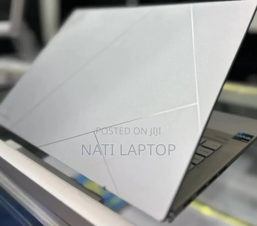 New Laptop Asus Zenbook 14 16GB Intel Core i9 SSD 512GB