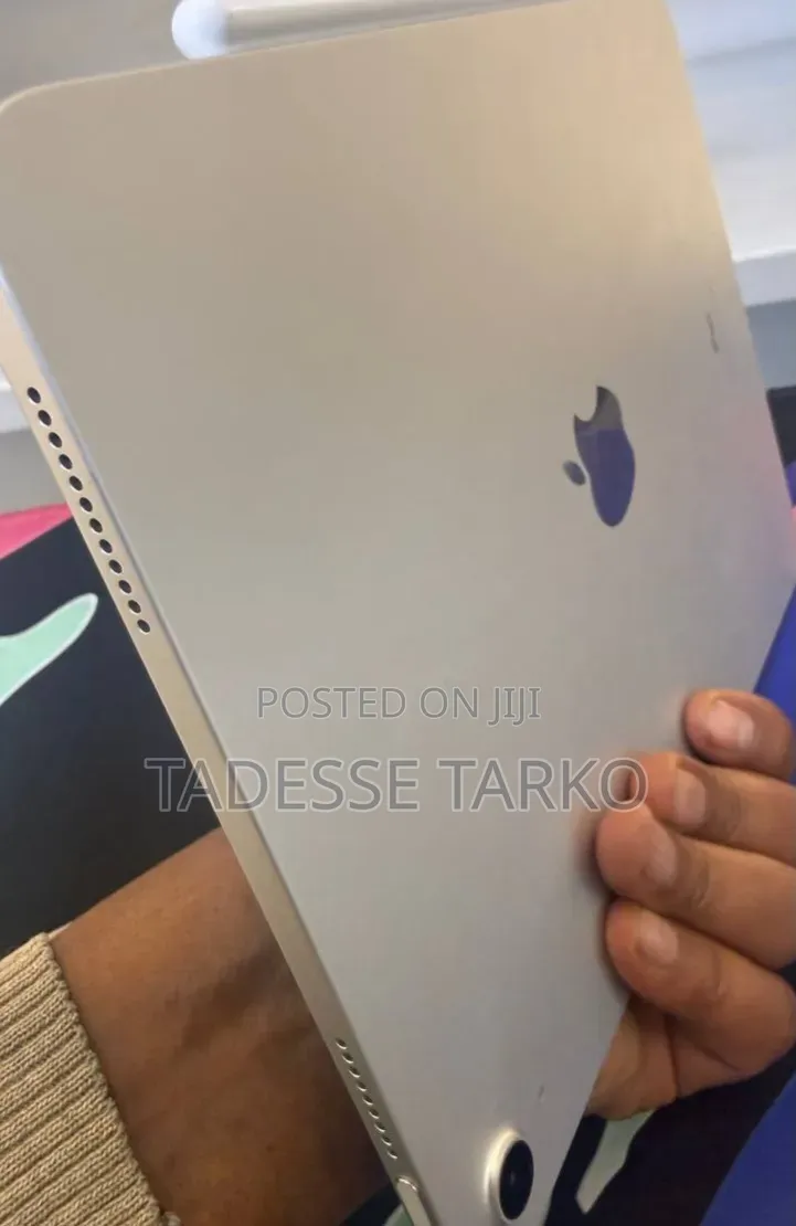New Apple iPad (2022) 64 GB Silver
