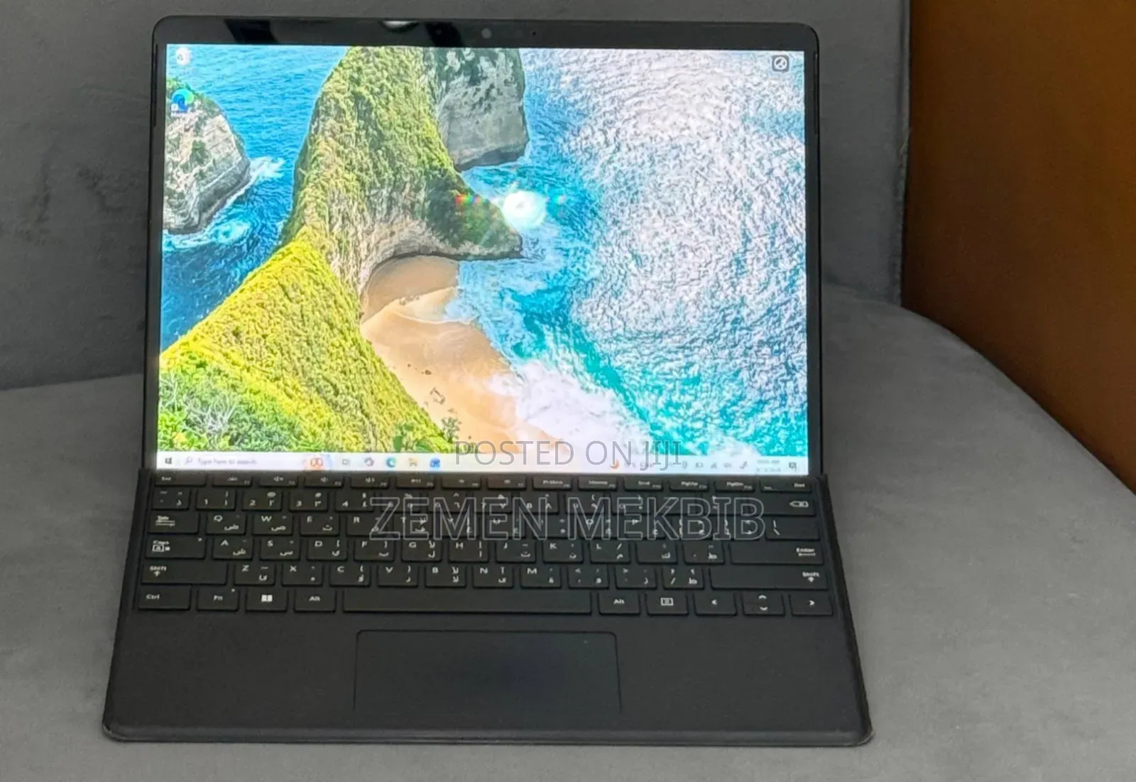 New Laptop Microsoft Surface 8GB Intel Core i5 SSD 256GB