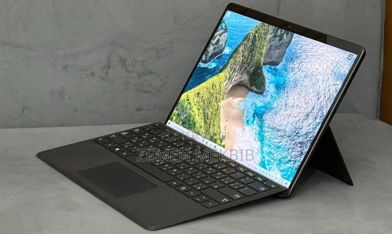New Laptop Microsoft Surface 8GB Intel Core i5 SSD 256GB