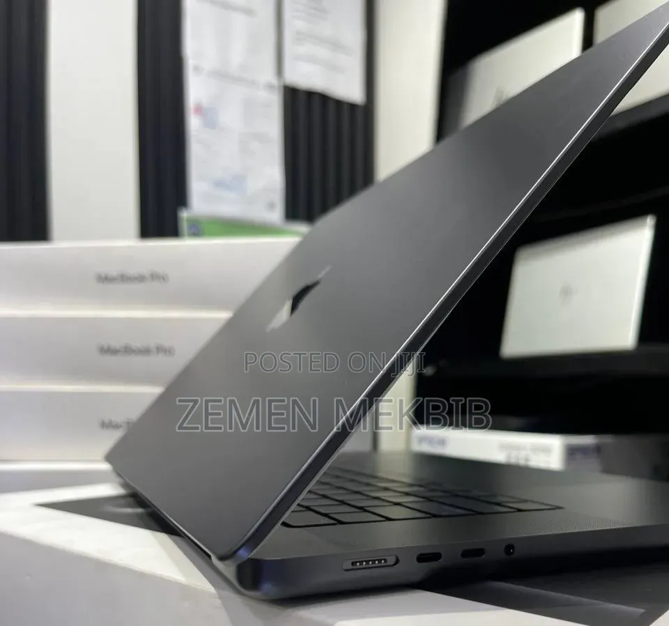 New Laptop Apple MacBook Pro 2024 M4 48GB Apple M1 Max SSD 2T