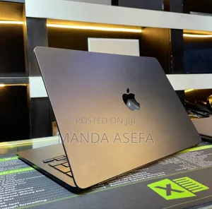 New Laptop Apple MacBook Air 2022 M2 8GB Apple M2 SSD 512GB