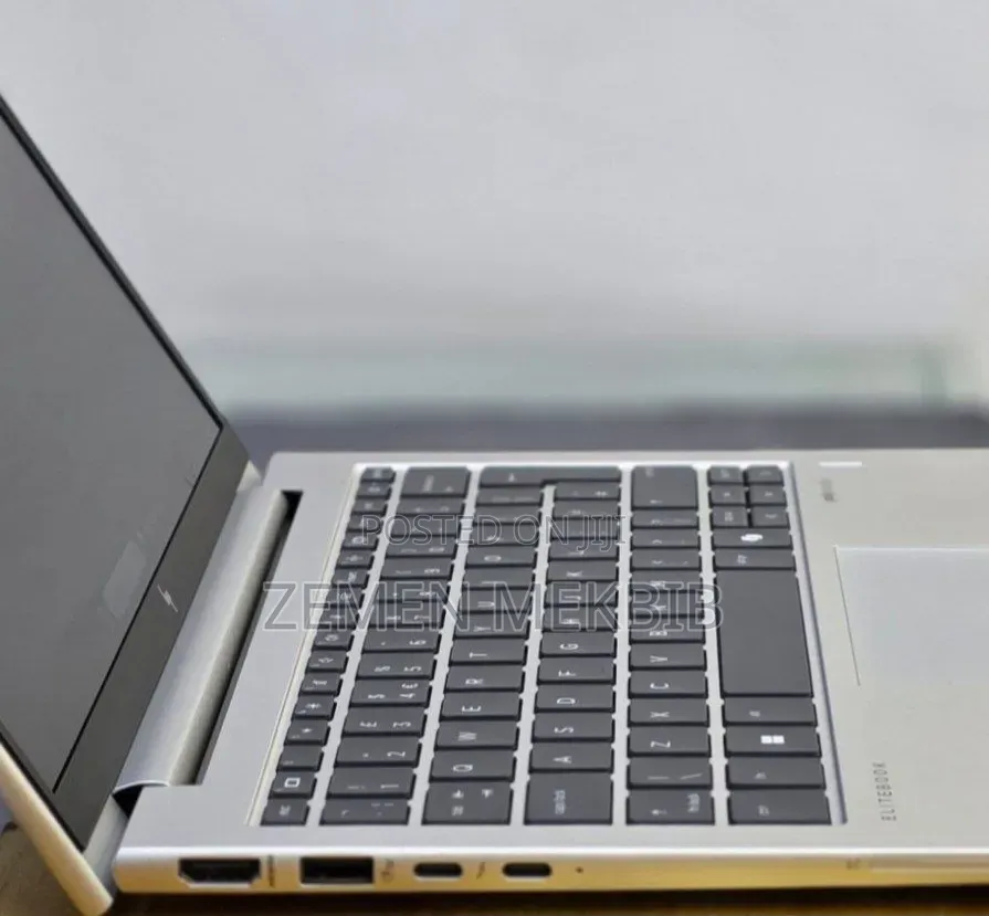 New Laptop HP Elitebook 830 G11 16GB Intel Core Ultra 7 SSD 512GB
