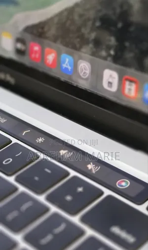 New Laptop Apple MacBook Pro 2020 32GB Intel Core i7 SSD 512GB