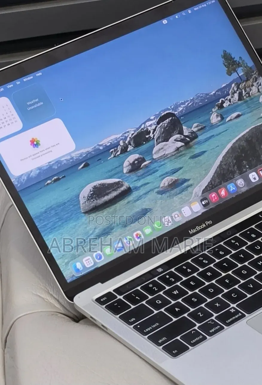New Laptop Apple MacBook Pro 2020 32GB Intel Core i7 SSD 512GB