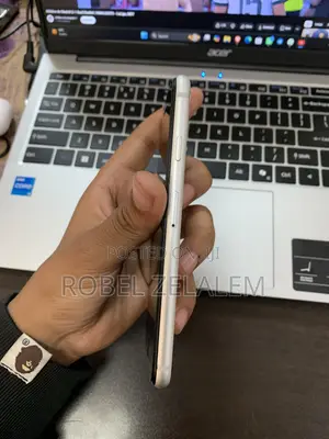 Apple iPhone 8 64 GB White