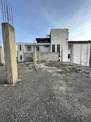 15bdrm House in Yeka for sale