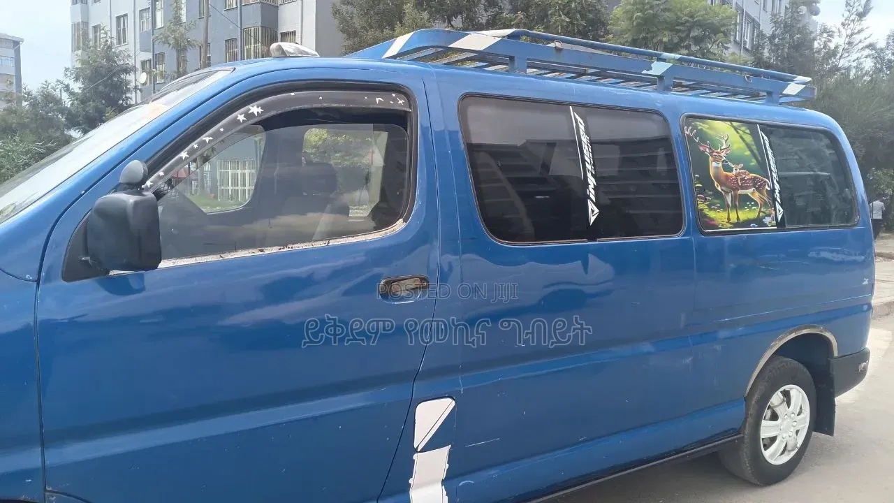 Toyota HiAce 1998 Blue