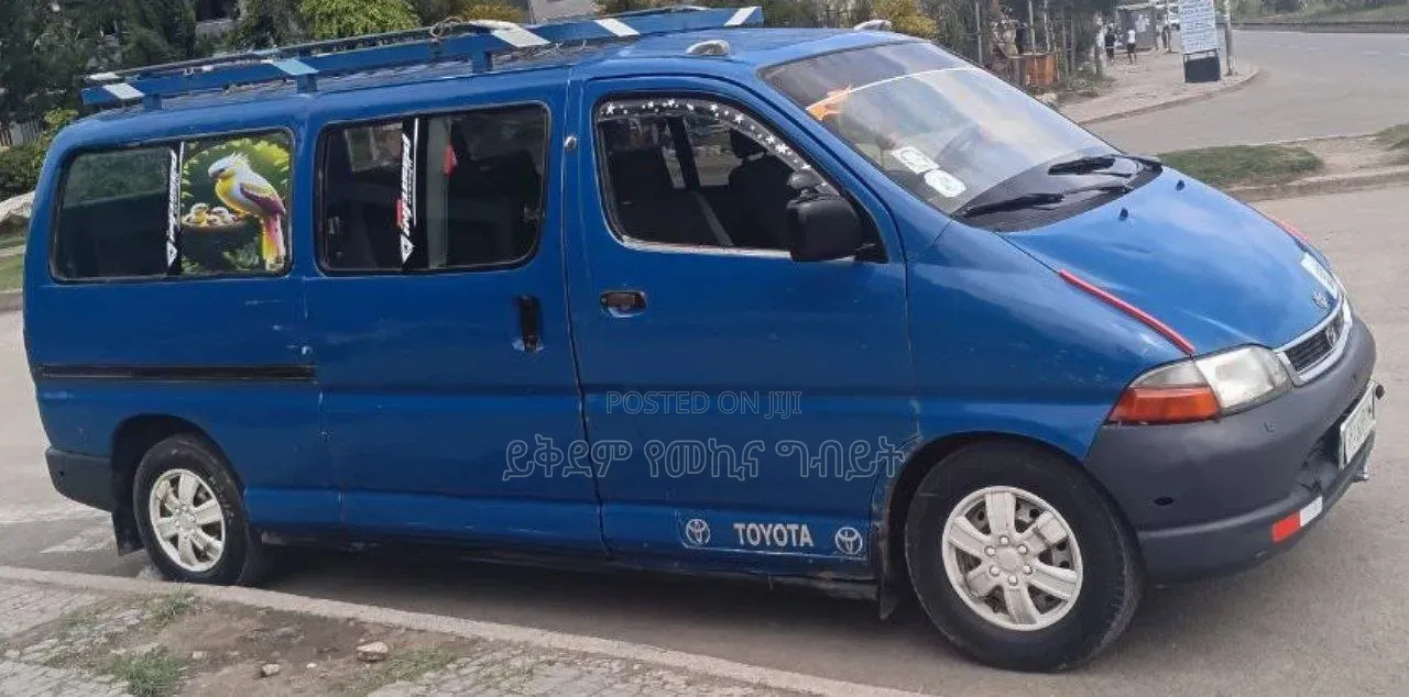 Toyota HiAce 1998 Blue