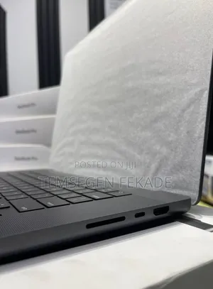 New Laptop Apple MacBook Pro 2024 M4 Max 48GB Apple M4 Max SSD 2T