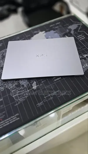 New Laptop Dell XPS 13 8GB Intel Core 5 SSD 512GB