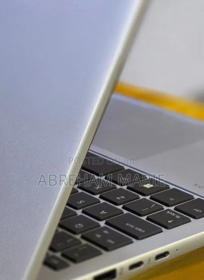 New Laptop HP Elitebook 830 G11 16GB Intel Core Ultra 7 SSD 512GB