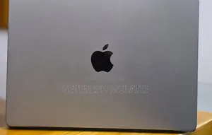 New Laptop Apple MacBook Pro 2021 M1 32GB SSD 512GB