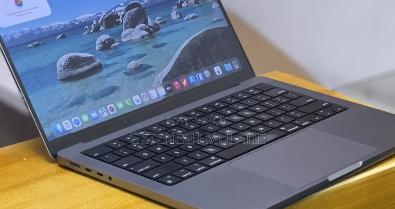 New Laptop Apple MacBook Pro 2021 M1 32GB SSD 512GB