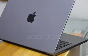 New Laptop Apple MacBook Pro 2021 M1 32GB SSD 512GB