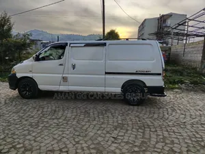 Toyota HiAce 2008 Yellow