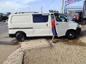 Toyota HiAce 2008 Yellow