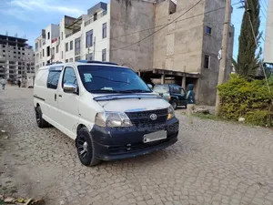 Toyota HiAce 2008 Yellow