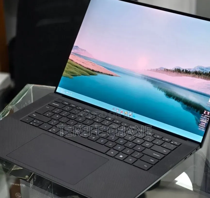 New Laptop Dell Precision 5560 16GB Intel Core i7 SSD 512GB