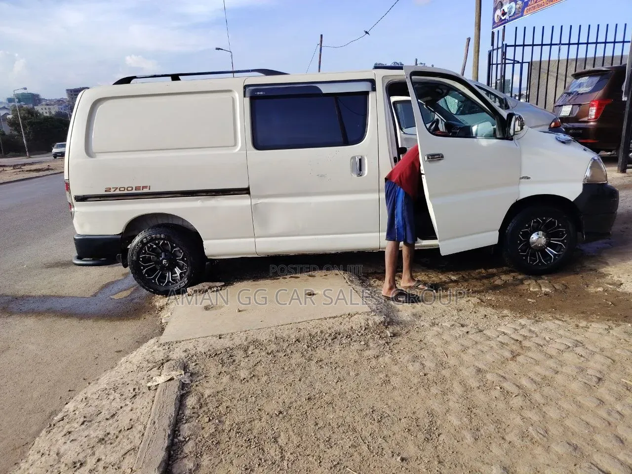 Toyota HiAce 2008 Yellow