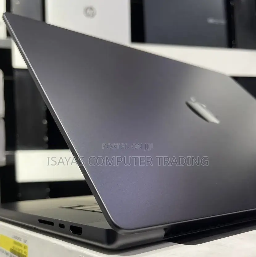 New Laptop Apple MacBook Pro 2024 M4 Max 48GB Apple M4 Max SSD 2T
