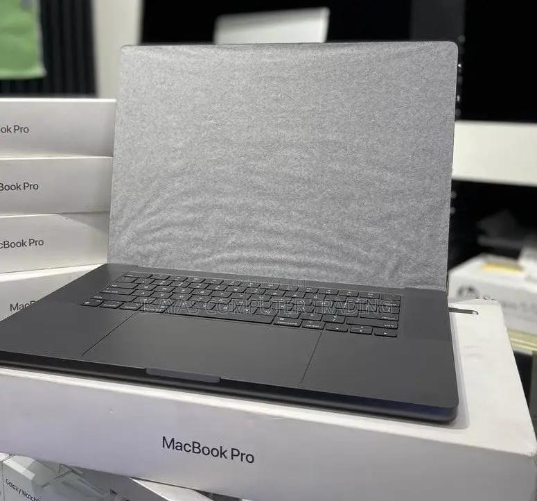New Laptop Apple MacBook Pro 2024 M4 Max 48GB Apple M4 Max SSD 2T