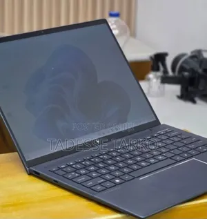 New Laptop HP Dragonfly G3 16GB Intel Core i7 SSD 512GB