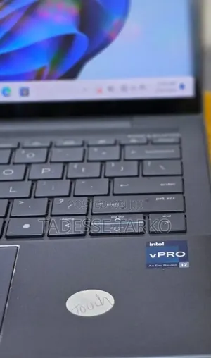 New Laptop HP Dragonfly G3 16GB Intel Core i7 SSD 512GB