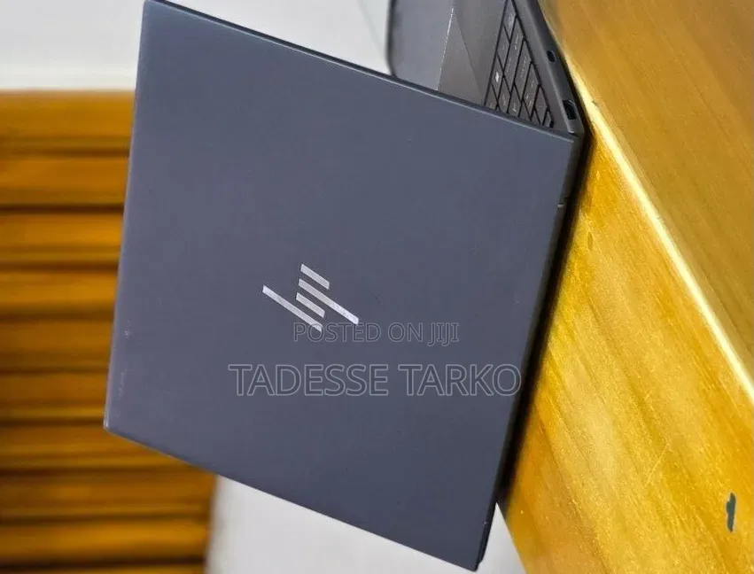 New Laptop HP Dragonfly G3 16GB Intel Core i7 SSD 512GB