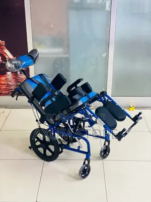 የሚስተካከል የጭንቅላት ድጋፍ ያለው ዊልቸር – CP Wheelchair With Adjustable Headrest