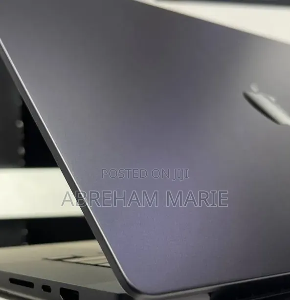 New Laptop Apple MacBook Pro 2024 M4 Max 48GB Apple M4 Max SSD 2T