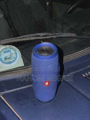  JBL Charge 3 – Powerful Portable Speaker