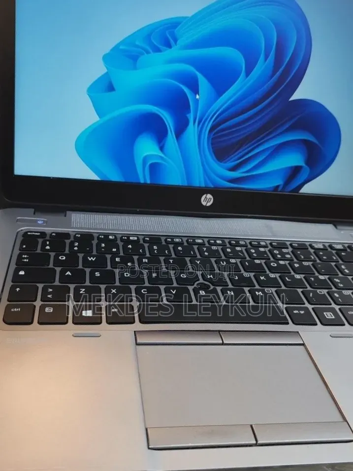 New Laptop HP EliteBook 820 8GB Intel Core i5 HDD 500GB