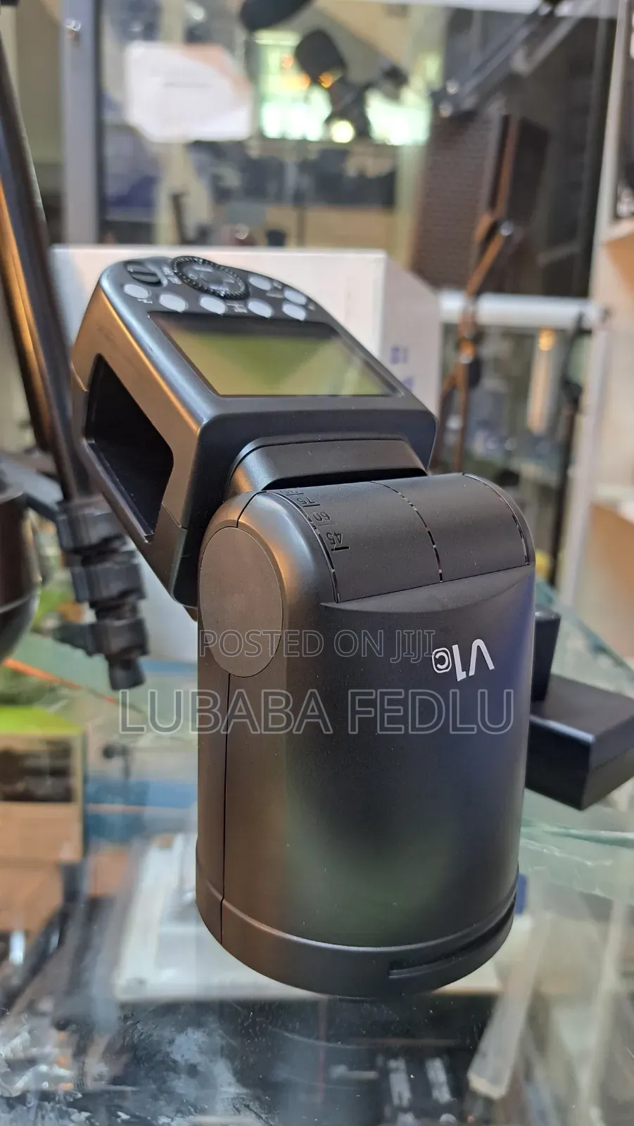 Godox V1 Round Head Flash – Professional Photography Flash