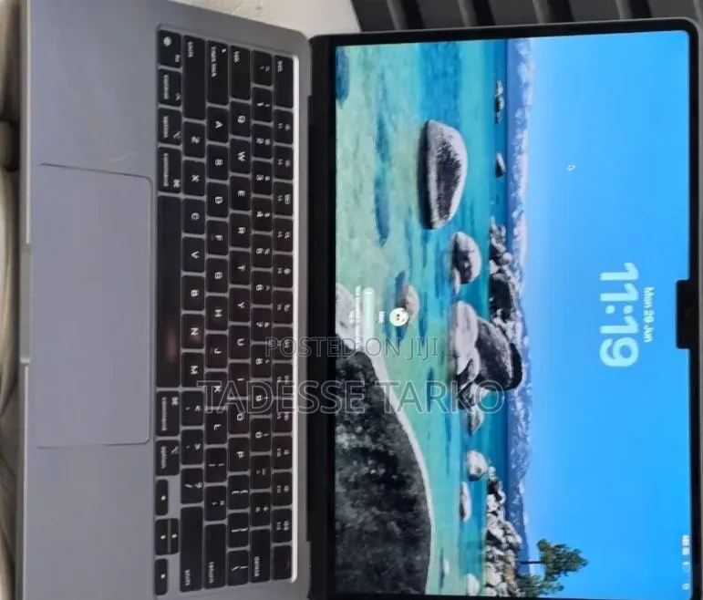 New Laptop Apple MacBook Air 2022 M2 8GB Apple M2 SSD 256GB