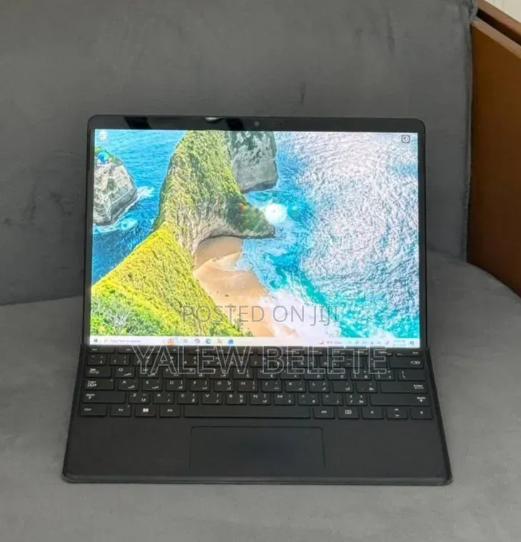 New Laptop Microsoft Surface Pro 9 8GB Intel Core i5 SSD 256GB