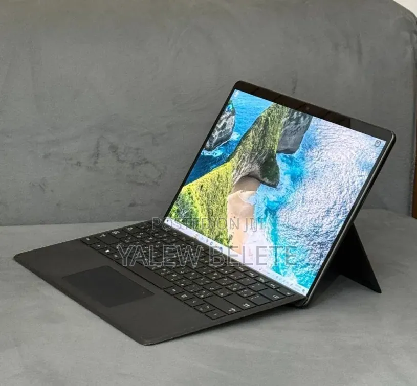 New Laptop Microsoft Surface Pro 9 8GB Intel Core i5 SSD 256GB