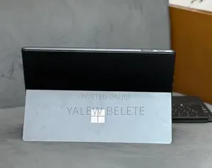 New Laptop Microsoft Surface Pro 9 8GB Intel Core i5 SSD 256GB