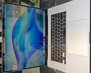 New Laptop Apple MacBook Pro 2019 16GB Intel Core i7 SSD 512GB